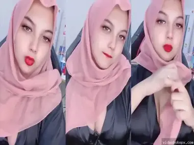 Bokep Hijab Cantik Live Pamer Toket Gede, Memek Basah Keliatan poster