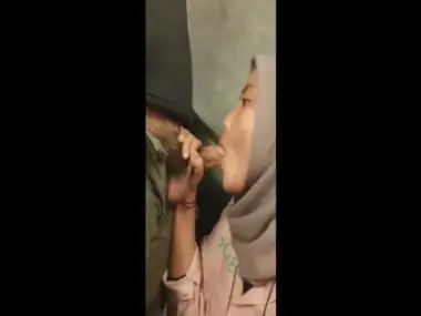 Bokep Jilbab BJ Sebelum Tidur Nurut, Luberan Hot poster